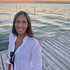 Meet your Posher, Andrea